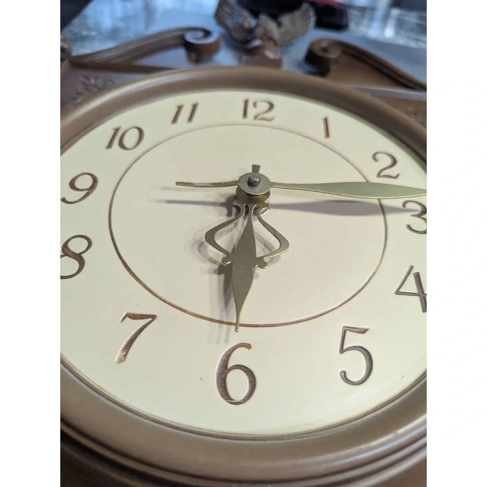 Vintage Syroco Eagle Clock #3884 USA Made Brown Mid Century Modern